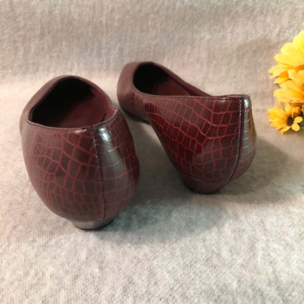 Burgundy ‘Crocodile’ Low-Heel Pumps - Picture 4 of 16